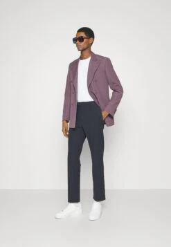 Voorkant -Even&Odd 04439d1abb58454ca611b0edd7ac7d03