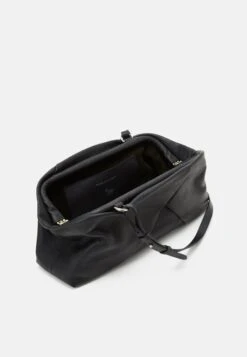 Tiger Of Sweden Citta - Handtas - Night Grape 10 Tiger Of Sweden Citta - Handtas - Night Grape -Even&Odd 0991878233f94eb9b3ec05b22f0c3ff6