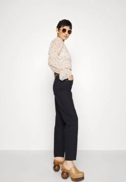 Tiger Of Sweden Aly - Relaxed Fit Jeans - Black/Blue 15 Tiger Of Sweden Aly - Relaxed Fit Jeans - Black/Blue -Even&Odd 2191658c027049c7a9784b60054652dd