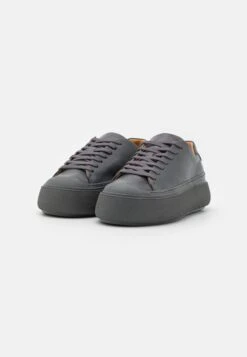 Tiger Of Sweden Stam- Sneakers Laag - Ash Grey -Even&Odd 2eba39e4448c4e12a53106a24c10ac8c