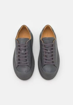 Tiger Of Sweden Stam- Sneakers Laag - Ash Grey -Even&Odd 31416fa69c68482fb4c8f64c4e9d06b0