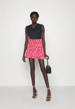 Tiger Of Sweden Jela - T-Shirt Basic - Night Grape 9 Tiger Of Sweden Jela - T-Shirt Basic - Night Grape -Even&Odd 315abc2d267741768674f7a4e93a904a