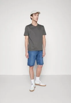 Tiger Of Sweden Olaf Unisex - T-Shirt Basic - Metal Grey -Even&Odd 35a8d951ca214ecf960569fd8de781be