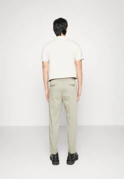 Tiger Of Sweden Sosa - Broek - Dusty Green -Even&Odd 3ad8886545aa4badb922b765c1b16bd7