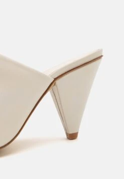 Tiger Of Sweden Tica - Muiltjes Met Hak - Light Ivory 15 Tiger Of Sweden Tica - Muiltjes Met Hak - Light Ivory -Even&Odd 49104fc171e241248d67756e5beb72dd