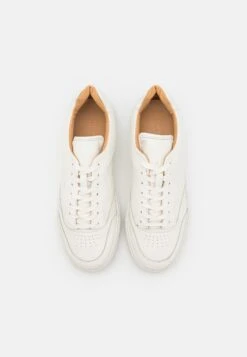 Tiger Of Sweden Nomme - Sneakers Laag - Off White 11 Tiger Of Sweden Nomme - Sneakers Laag - Off White -Even&Odd 4a9ee64e1b37465e86abc7ccd10b9358