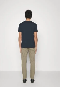 Tiger Of Sweden Caidon - Broek - Dusty Green 9 Tiger Of Sweden Caidon - Broek - Dusty Green -Even&Odd 4f7b8ae2f0df4a16b14c8d9a5edc1160