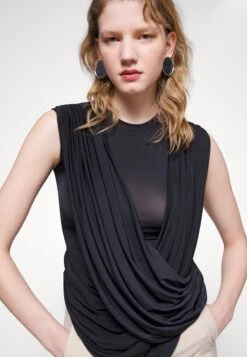 Tiger Of Sweden T-Shirt Print - Black 11 Tiger Of Sweden T-Shirt Print - Black -Even&Odd 575b12a8601f4c2088c49b2018f36d28