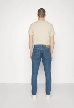 Tiger Of Sweden Pistolero - Straight Leg Jeans - Medium Blue 11 Tiger Of Sweden Pistolero - Straight Leg Jeans - Medium Blue -Even&Odd 72908b1bd9834bdeb44f6dba88e2323d