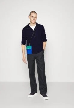 Voorkant -Even&Odd 7e58d3d4b0814fe8a413d109582170e0