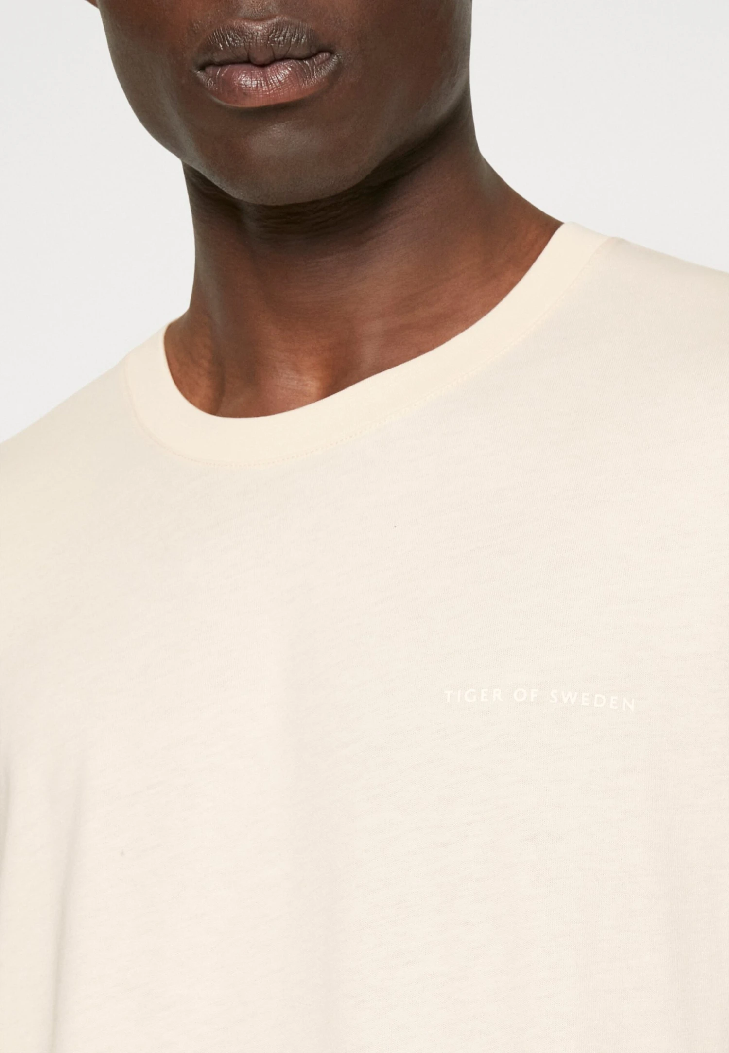 Tiger Of Sweden Pro - T-Shirt Basic - Apricot 8 Tiger Of Sweden Pro - T-Shirt Basic - Apricot - Afbeelding 6