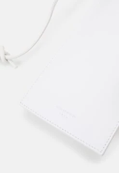 Tiger Of Sweden Herman Set - Telefoonhoesje - White 11 Tiger Of Sweden Herman Set - Telefoonhoesje - White -Even&Odd 9dc8e3f23163487f8b9c71a21e116da6