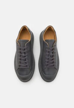 Tiger Of Sweden Stam - Sneakers Laag - Ash Grey 11 Tiger Of Sweden Stam - Sneakers Laag - Ash Grey -Even&Odd aa828bd3c1dc41a8803e4118a185b6ae