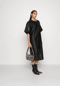 Voorkant -Even&Odd bdb09b972e2d4b1a933ec1006266ff55