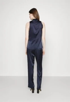 Tiger Of Sweden Meeja - Broek - Marine Blue 9 Tiger Of Sweden Meeja - Broek - Marine Blue -Even&Odd c43fe6773a2c411babeb653c750778d0