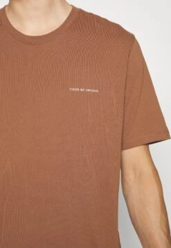 Tiger Of Sweden Pro - T-Shirt Basic - Golden Copper -Even&Odd c86b0393226e4482a17a2c6055a4f64e