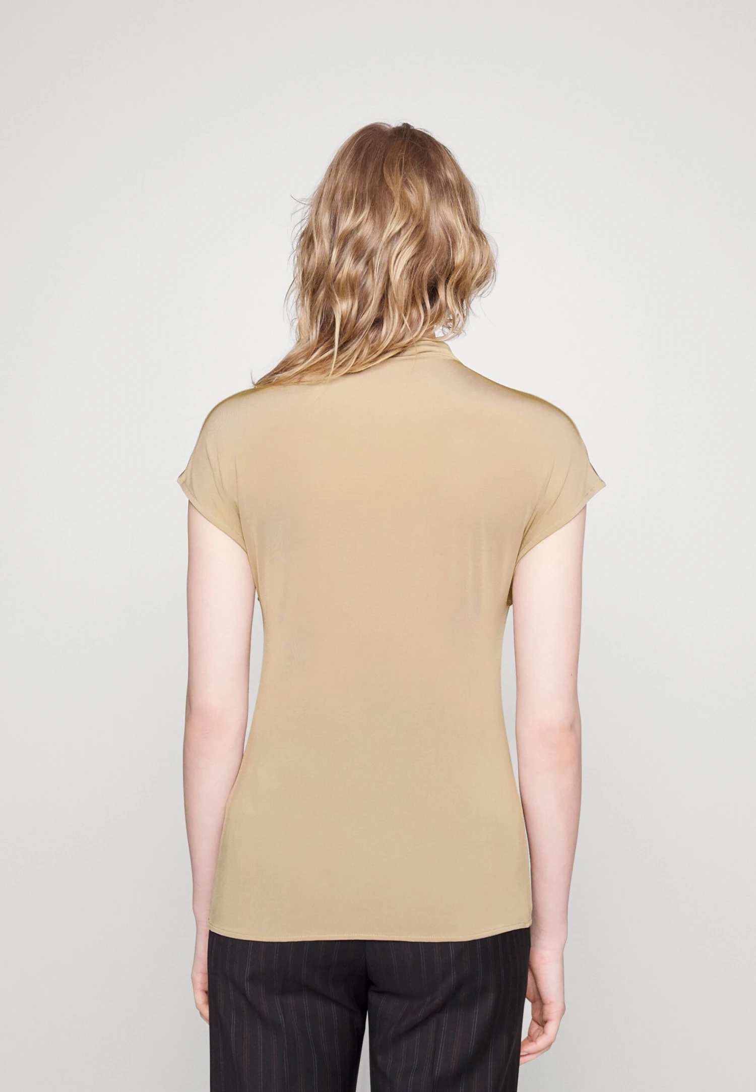 Tiger Of Sweden Alitta - T-Shirt Basic - Dark Sand 5 Tiger Of Sweden Alitta - T-Shirt Basic - Dark Sand - Afbeelding 3