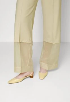 Tiger Of Sweden Broek - Light Ivory 11 Tiger Of Sweden Broek - Light Ivory -Even&Odd cd8dd8d6487f41259fb90093d7706134