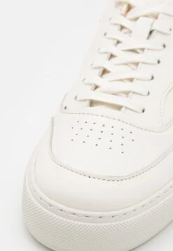Tiger Of Sweden Nomme - Sneakers Laag - Off White 13 Tiger Of Sweden Nomme - Sneakers Laag - Off White -Even&Odd daf3d06272b5457082ff3e674ffbb20c
