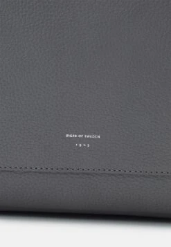 Tiger Of Sweden Beroun Unisex - Aktetas - Ash Grey 11 Tiger Of Sweden Beroun Unisex - Aktetas - Ash Grey -Even&Odd e1cb08fd6cbf42a4a35b0b876ac83caa