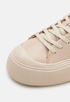 Tiger Of Sweden Stam - Sneakers Laag - Beige -Even&Odd f5f731a4c55c41f5b6e68b43e942836b