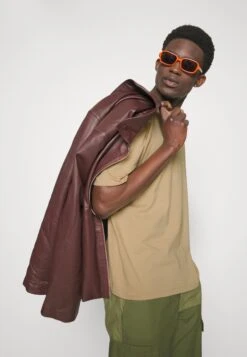 Tiger Of Sweden Pro - T-Shirt Basic - Beige -Even&Odd f73d639245d244c58468e673e4b134e4