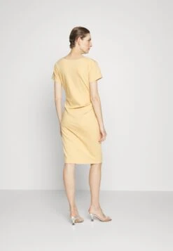 Tiger Of Sweden Izlo- Jerseyjurk - Straw -Even&Odd f9c6efe968d04e0a9f071b43728c44c2