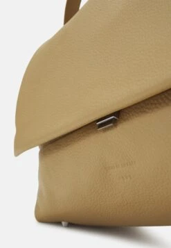 Tiger Of Sweden Lentate - Handtas - Iced Coffee -Even&Odd fc17b7ae7c314ed1b174dc760e109355