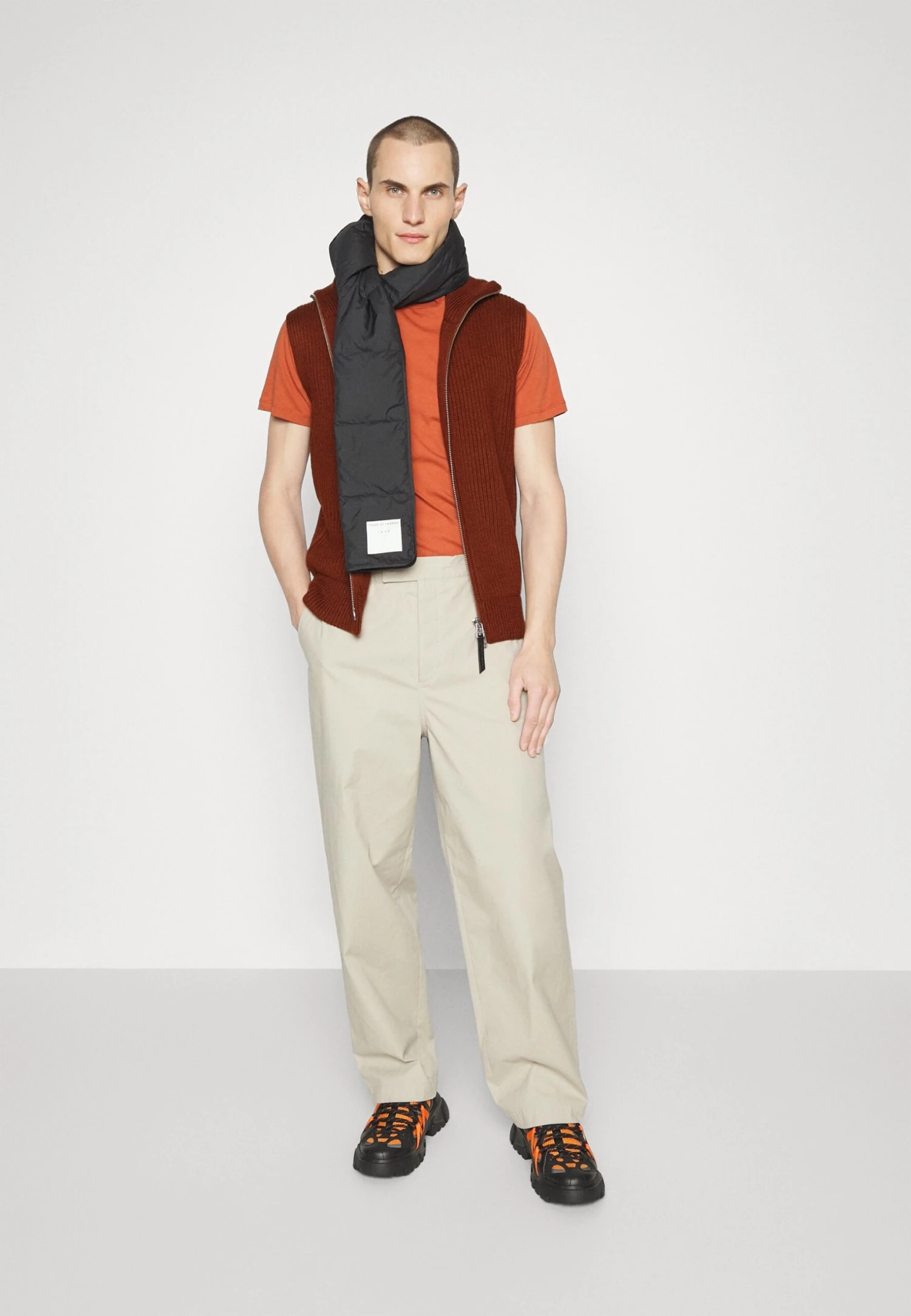 Tiger Of Sweden Alwin - Bodywarmer - Argan Oil 4 Tiger Of Sweden Alwin - Bodywarmer - Argan Oil - Afbeelding 2